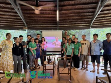Đội ngũ Trị An Retreat và Viet Snake Education sau buổi đào tạo an toàn rắn ngày 26/08/2026